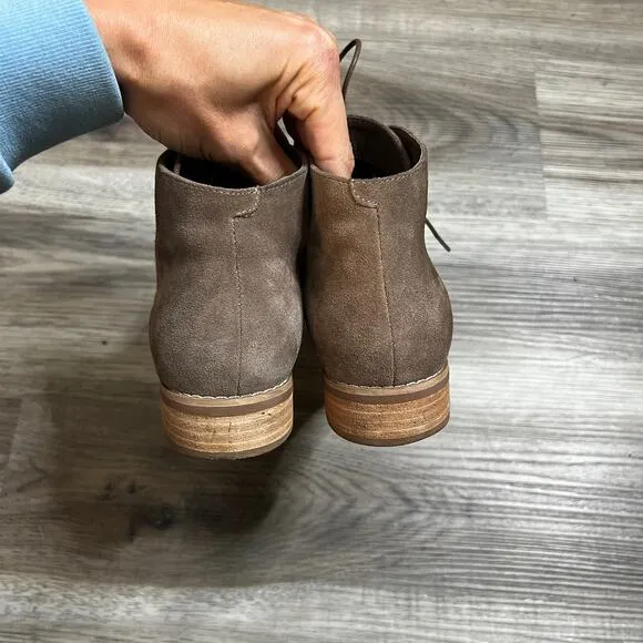 Blondo Rayann Suede Lace Up Desert Boots size 7