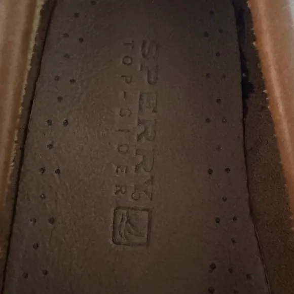 BNWT Sperry Rich Brown Leather Slip-On Loafers with Embossed Pattern
