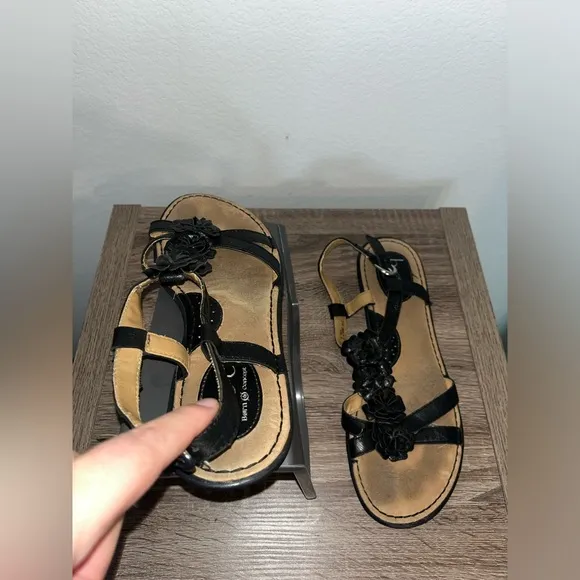 Boc Slingback Women's Black Leather OpenToe Florette Flat Strappy Sandals Sz 9