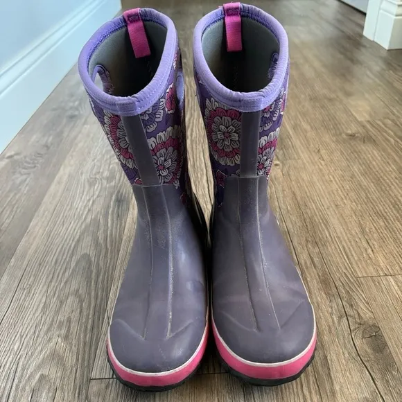 Bogs Classic Pansies Boots - Youth Size 6
