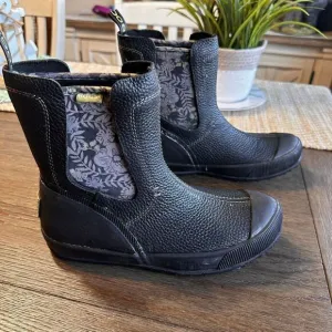 BOGS Waterproof Breathable Black Ankle‎ Rain Boots Floral Lining Leather
