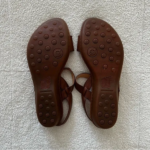 Born Brown Leather Comfort Buckle Strap Sandals 8