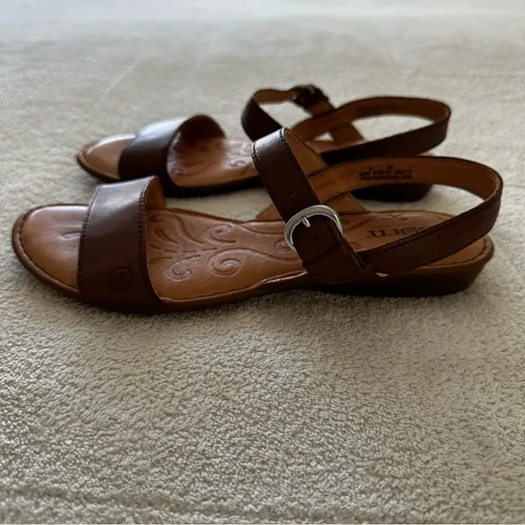 Born Brown Leather Comfort Buckle Strap Sandals 8