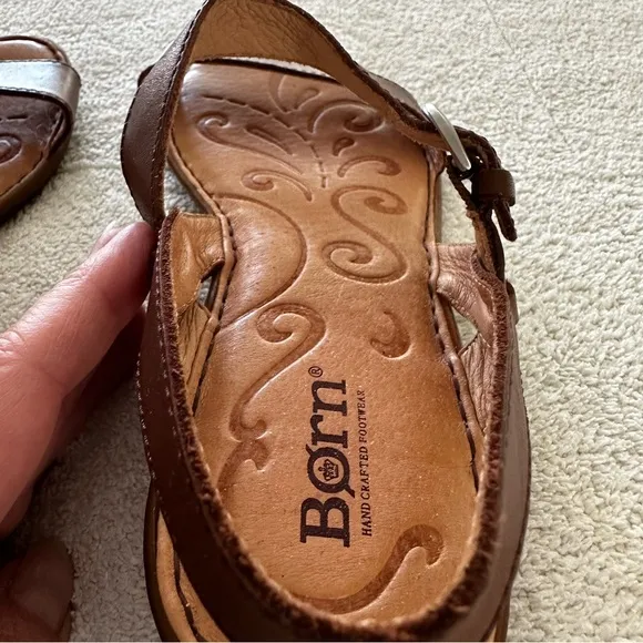 Born Brown Leather Comfort Buckle Strap Sandals 8