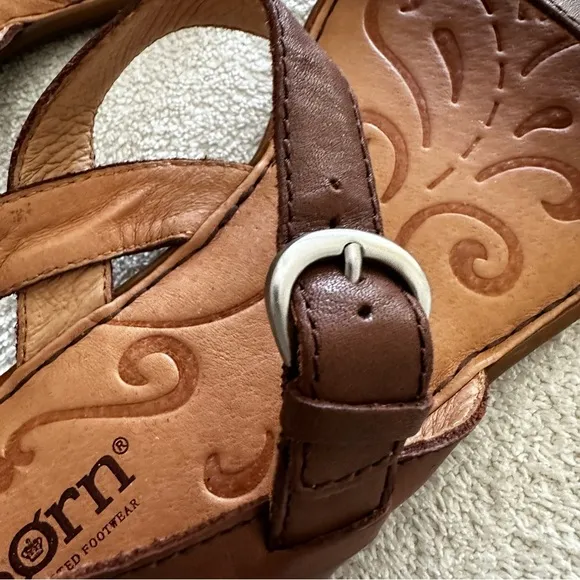Born Brown Leather Comfort Buckle Strap Sandals 8