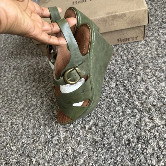 Born D19429 Green Leather Strappy Wedge Heeled Sandals Size 7 Slingback New