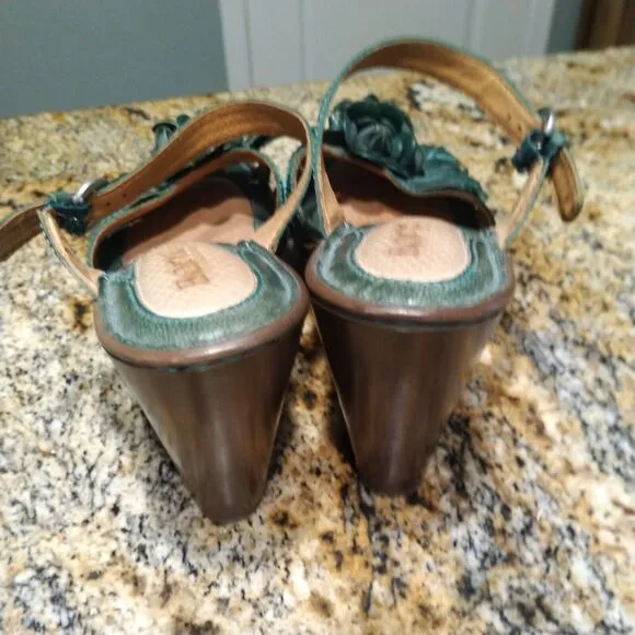 BORN Strappy Sandals Cone Heels Jade Green Flowers W41848 Women's Size 8