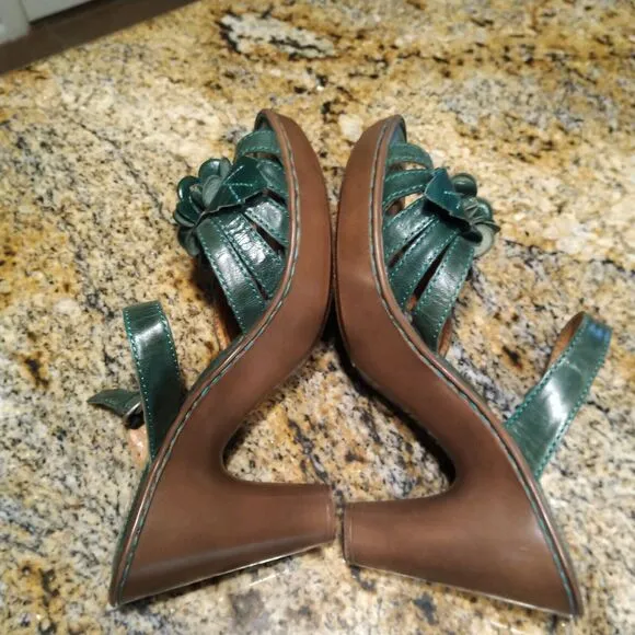 BORN Strappy Sandals Cone Heels Jade Green Flowers W41848 Women's Size 8