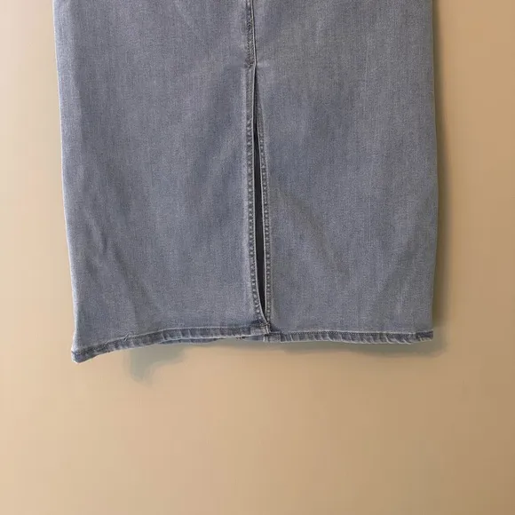 Brand New Women's  Denim Maxi Skirt Size 8 Trendy Influencer Top Pick