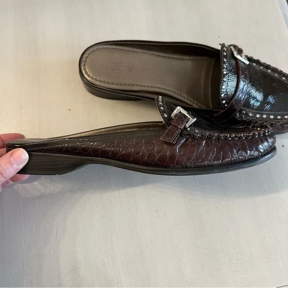 Brighton Women’s Brown Rounded Toe Leather Slip On Loafers Size 9.5N GUC