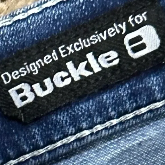 BUCKLE SALVAGE Jeans, Men’s Size 32/32, Straight Distressed Blue RN# 75720