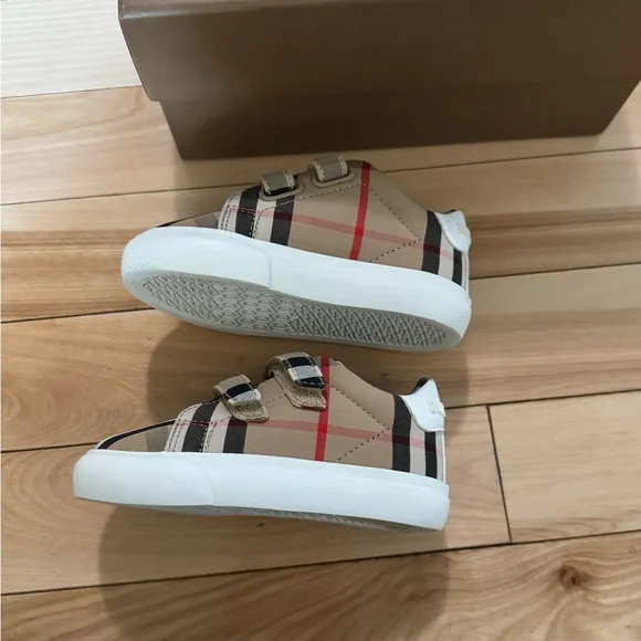 Burberry Baby Shoes Size 19EU          (US 3)Nova Check New With Box