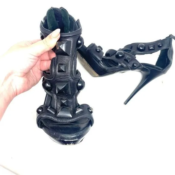 BURBERRY Leather Embellished Sandals‎ Sz 40