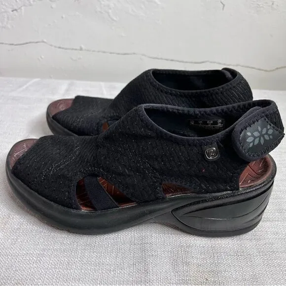 BZees Black Wedge Sandals Size 7 KISS Sport Casual Slingback Open Toe