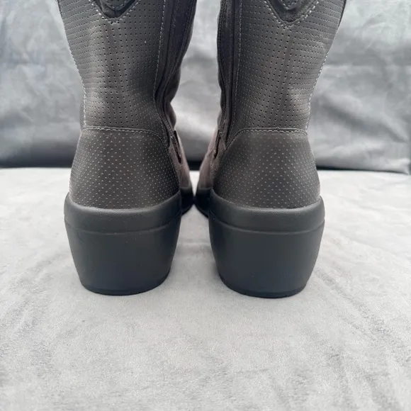 Bzees Wishlist Tall Boots Women’s Size 9W Grey Side‎ Zip Stretch Microfiber