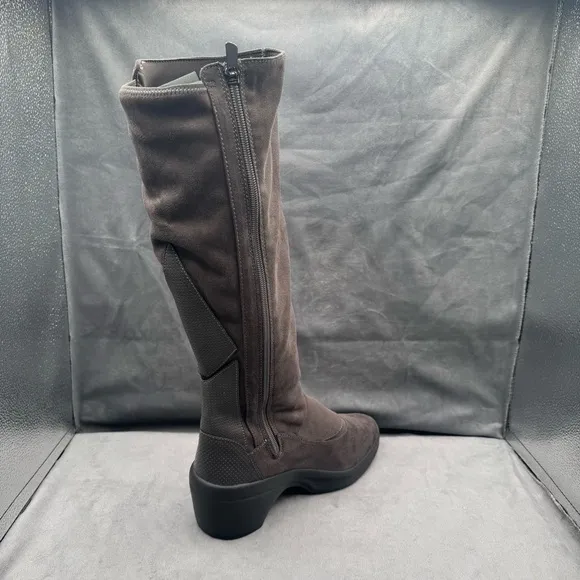 Bzees Wishlist Tall Boots Women’s Size 9W Grey Side‎ Zip Stretch Microfiber