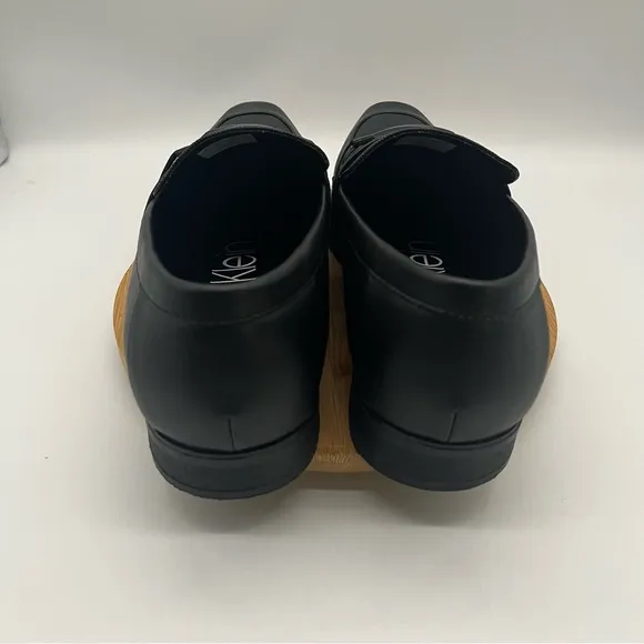 Calvin Klein black slip on loafer shoes Men’s Size 10.5
