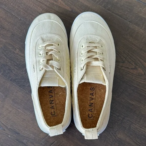 Canvas Low Top Sneaker Size 12 Men