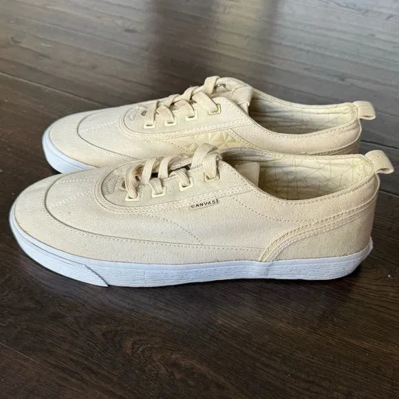 Canvas Low Top Sneaker Size 12 Men