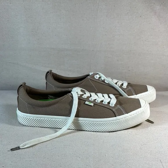 Cariuma Brown Canvas Sneakers with White Laces Size W 10/M 8.5