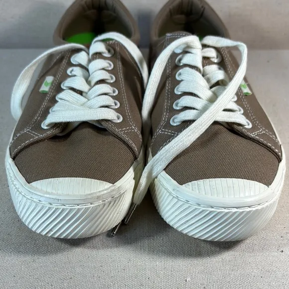 Cariuma Brown Canvas Sneakers with White Laces Size W 10/M 8.5