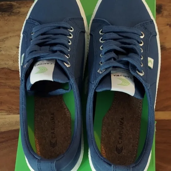 Cariuma Canvas Sneakers Blue Womens 9.5 / Mens 8
