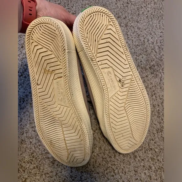 Cariuma canvas sneakers Brazil