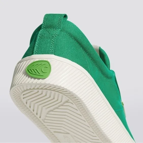 Cariuma Green Canvas OCA low sneakers. Men’s 9. Women’s 10.5 NWT