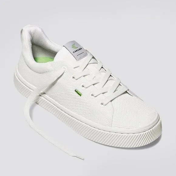 Cariuma OCA Low Off-White Canvas Lace Up Sneakers