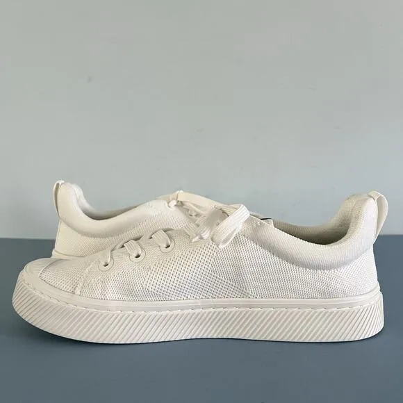 Cariuma OCA Low Off-White Canvas Lace Up Sneakers