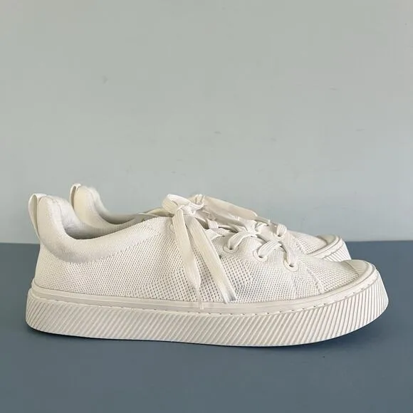 Cariuma OCA Low Off-White Canvas Lace Up Sneakers