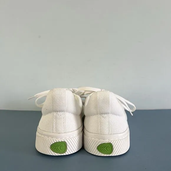 Cariuma OCA Low Off-White Canvas Lace Up Sneakers