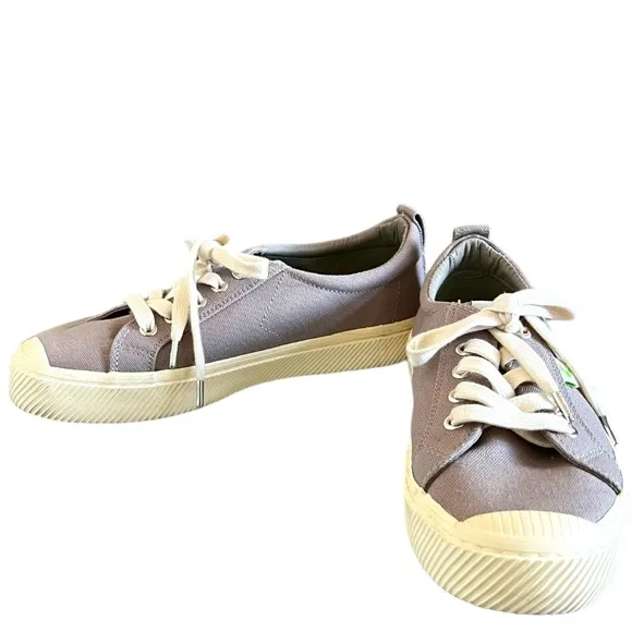 Cariuma OCA Low-Top Canvas Sneakers In Mystic Grey Size 8