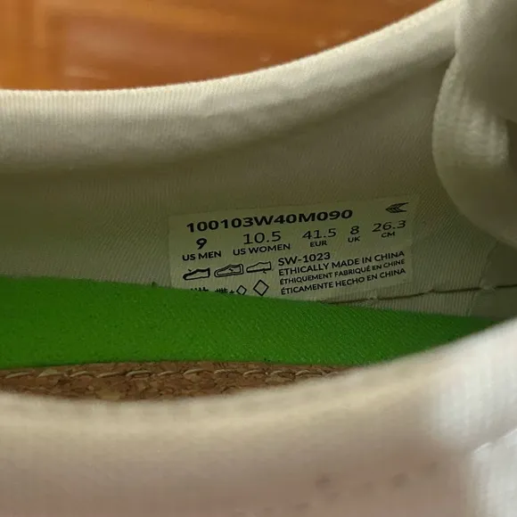 CARIUMA • Off-White Gum Sole Canvas Vegan Organic Sneakers