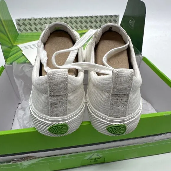 Cariuma x Pantone Snow White Canvas Contrast Thread Sneaker Women's 8 NIB