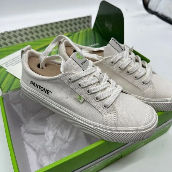 Cariuma x Pantone Snow White Canvas Contrast Thread Sneaker Women's 8 NIB