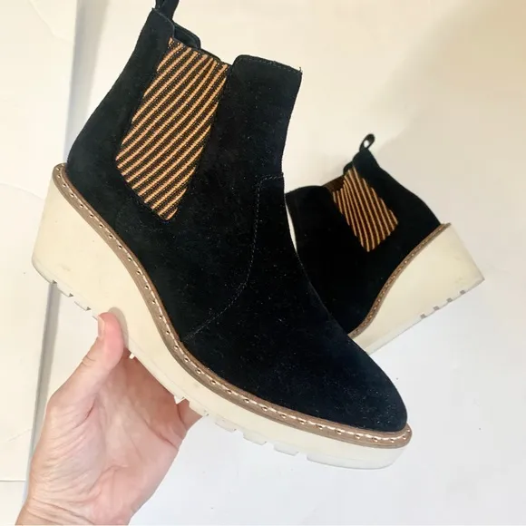 Cecelia New York Black Stripe Suede Gemma Chelsea Boots Size 8