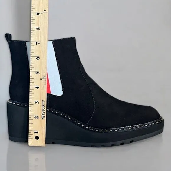 CECELIA NEW YORK Gemma Suede Boots in Black