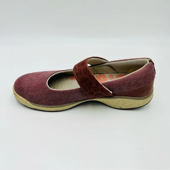 Chaco sandals Gala Mary Jane shoes hiking shoes maroon women size 7.5