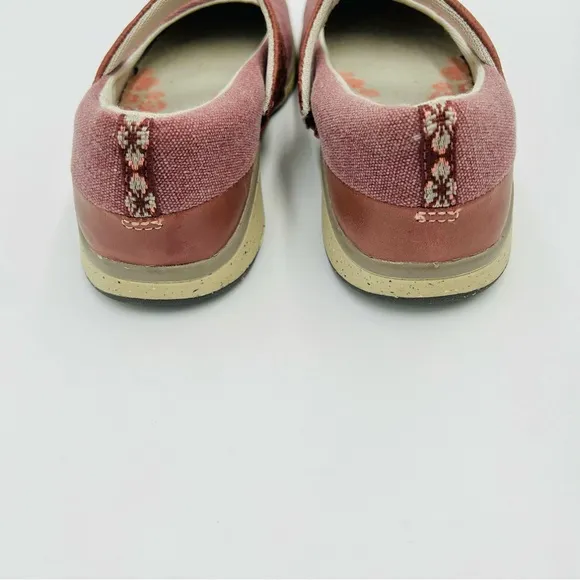 Chaco sandals Gala Mary Jane shoes hiking shoes maroon women size 7.5
