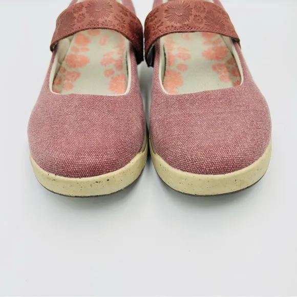 Chaco sandals Gala Mary Jane shoes hiking shoes maroon women size 7.5