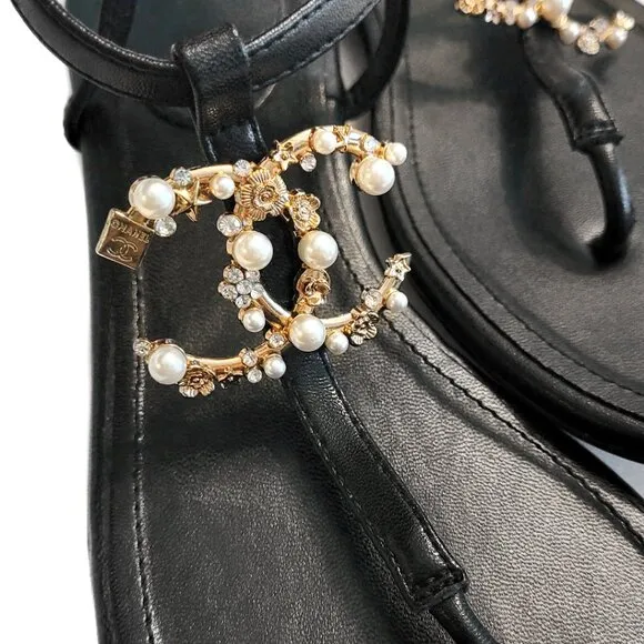 Chanel Interlocking CC Pearl Star Leather Thong Sandals Size 40