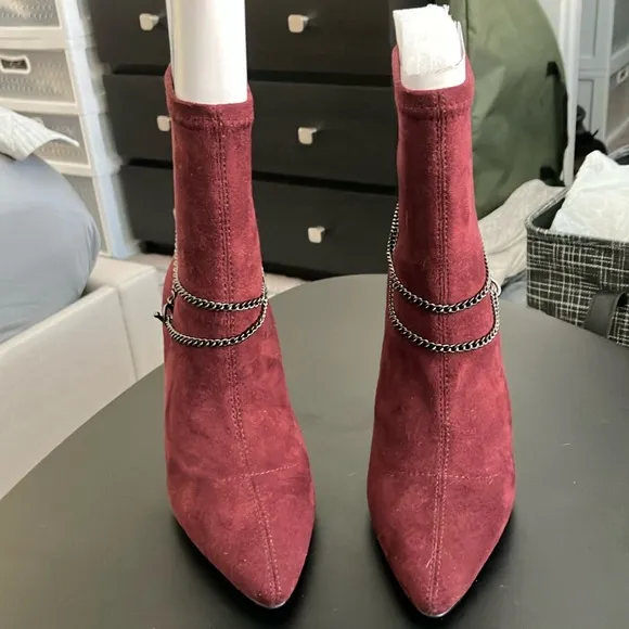 Charles by Charles David Lugo SZ 5 Chain Stretch Maroon High Heel Booties $139