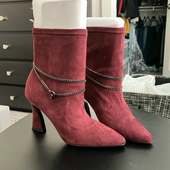 Charles by Charles David Lugo SZ 5 Chain Stretch Maroon High Heel Booties $139