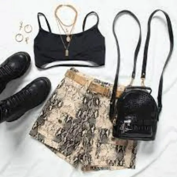 💥CHIC &amp; SEXY💥Brulee High Waist Snake Print Leather Shorts