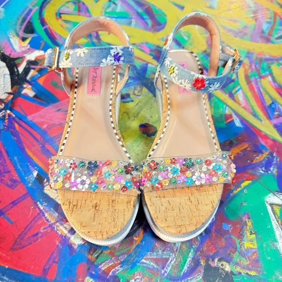 Chic Betsey Johnson Floral Embellished Platform Sandals - Size Est 7.5/8
