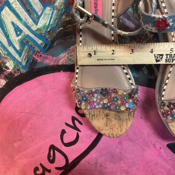 Chic Betsey Johnson Floral Embellished Platform Sandals - Size Est 7.5/8