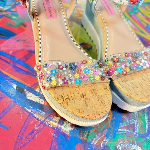 Chic Betsey Johnson Floral Embellished Platform Sandals - Size Est 7.5/8