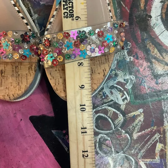 Chic Betsey Johnson Floral Embellished Platform Sandals - Size Est 7.5/8