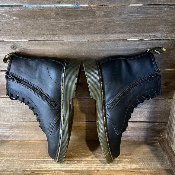Childrens Dr. Martens Black Leather Classic Casual Combat‎ Boots Size 4 Y GUC
